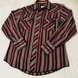 Vintage men’s Wrangler Pearl snap